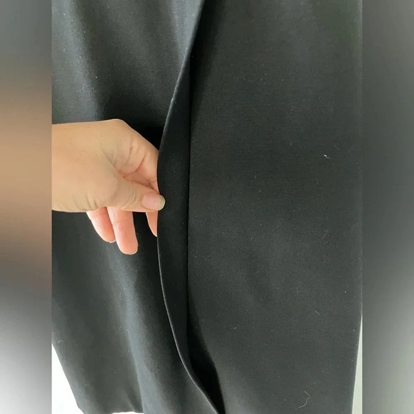 EUC Ann Taylor Black V-Neck Sleeveless Faux Wrap Sheath Dress Size 8 - Picture 4 of 6